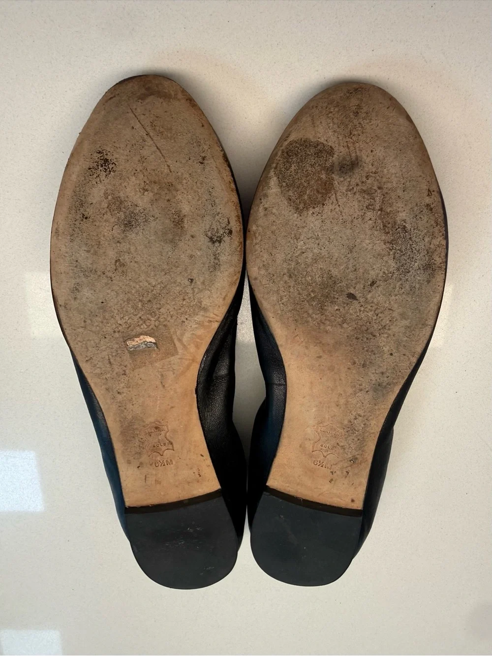 TORY BURCH Black Claire Elastic Ballet Flat with Gold Logo - Size 6.5